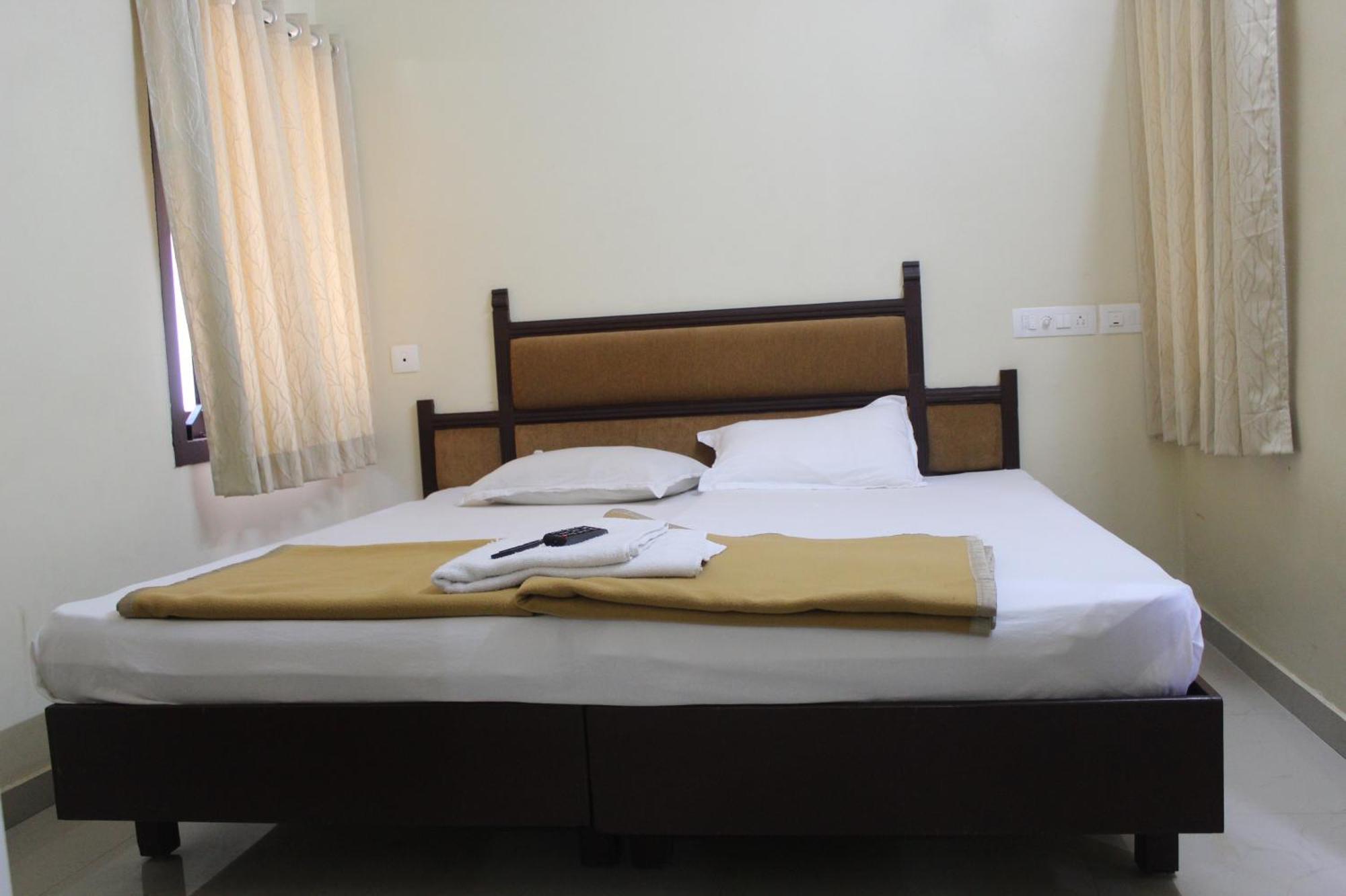 Anna Hotel Thiruvananthapuram Exterior foto