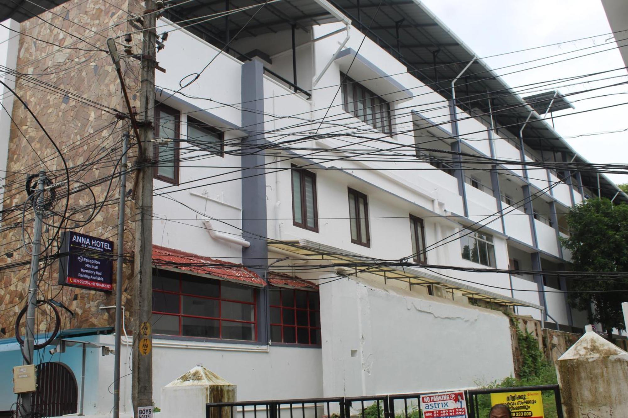 Anna Hotel Thiruvananthapuram Exterior foto