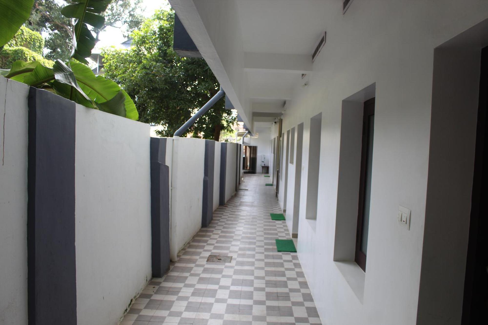 Anna Hotel Thiruvananthapuram Exterior foto