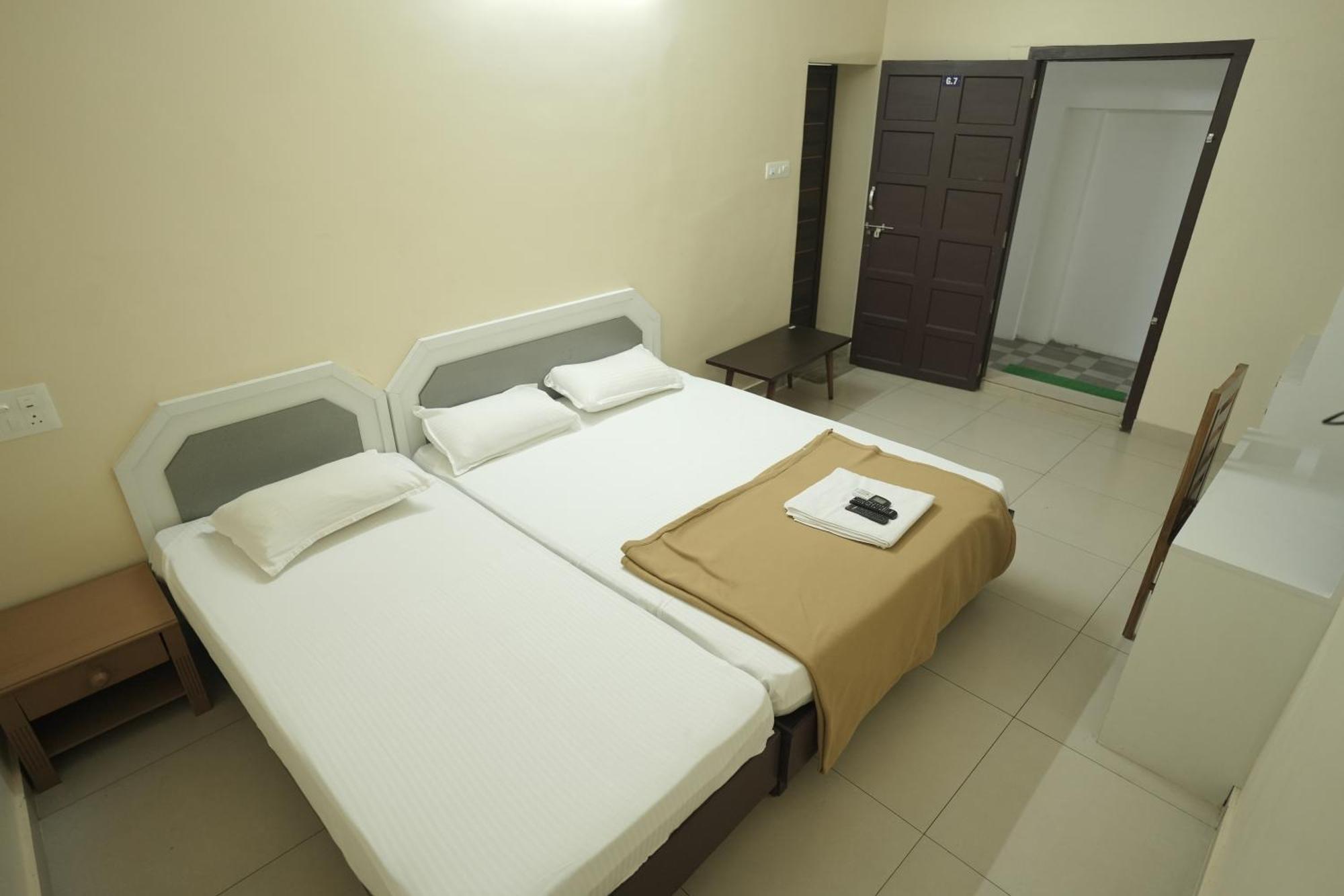 Anna Hotel Thiruvananthapuram Exterior foto